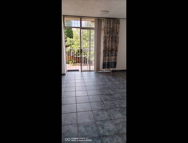 1 bed property to rent in CONSTANTIA PARK